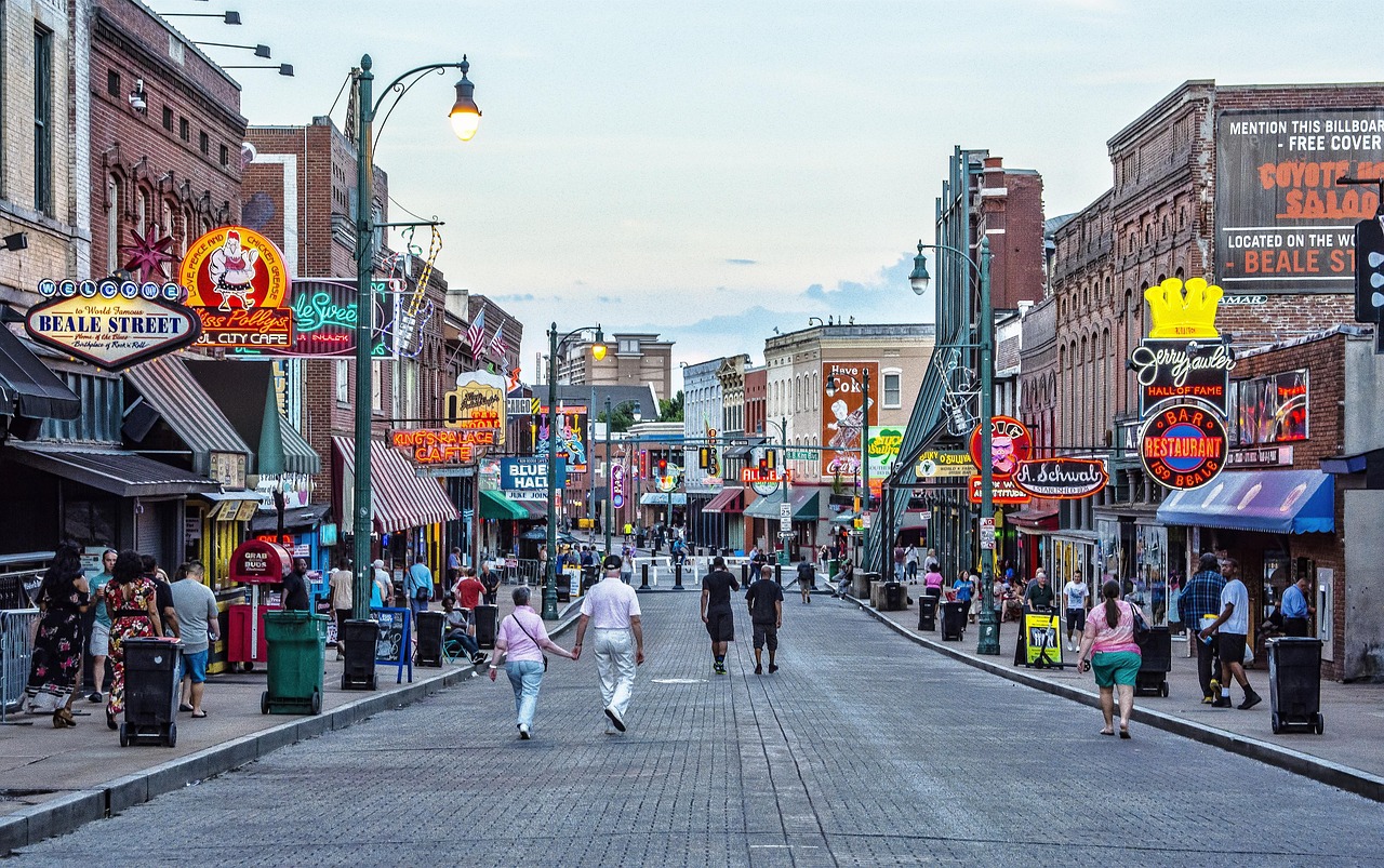 East Memphis street and buildings in Memphis